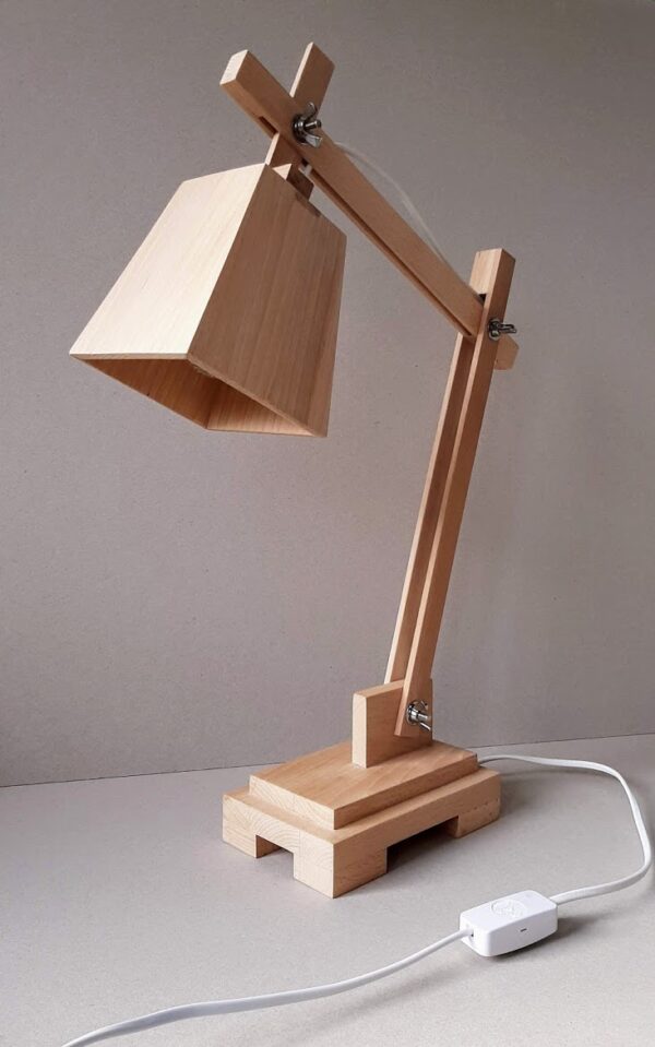 Design tafellampje (beukenhout)