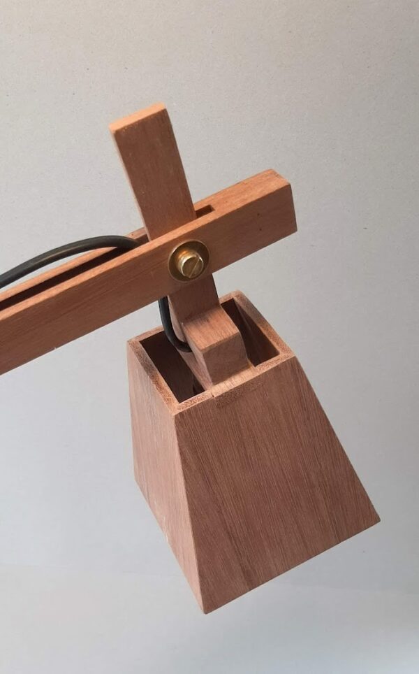 Design tafellampje (in meranti) - Afbeelding 5