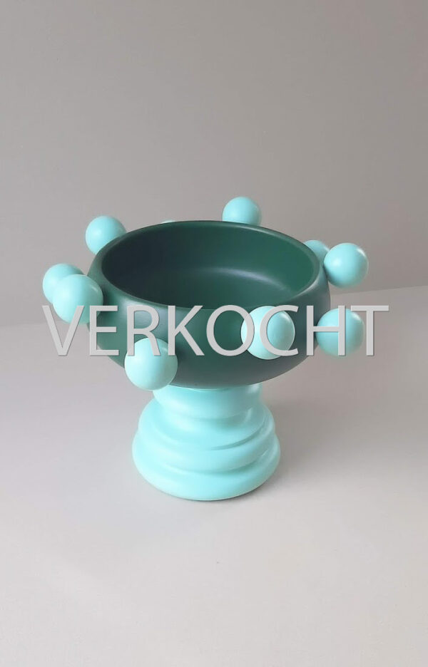 Groene schaal met 10 ballen