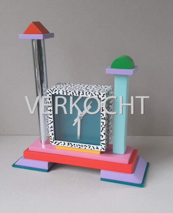Memphis Milano style:  Clock 94
